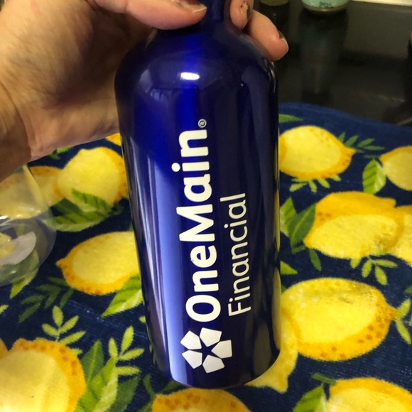 Set of two water flasks - Picture 3 of 5